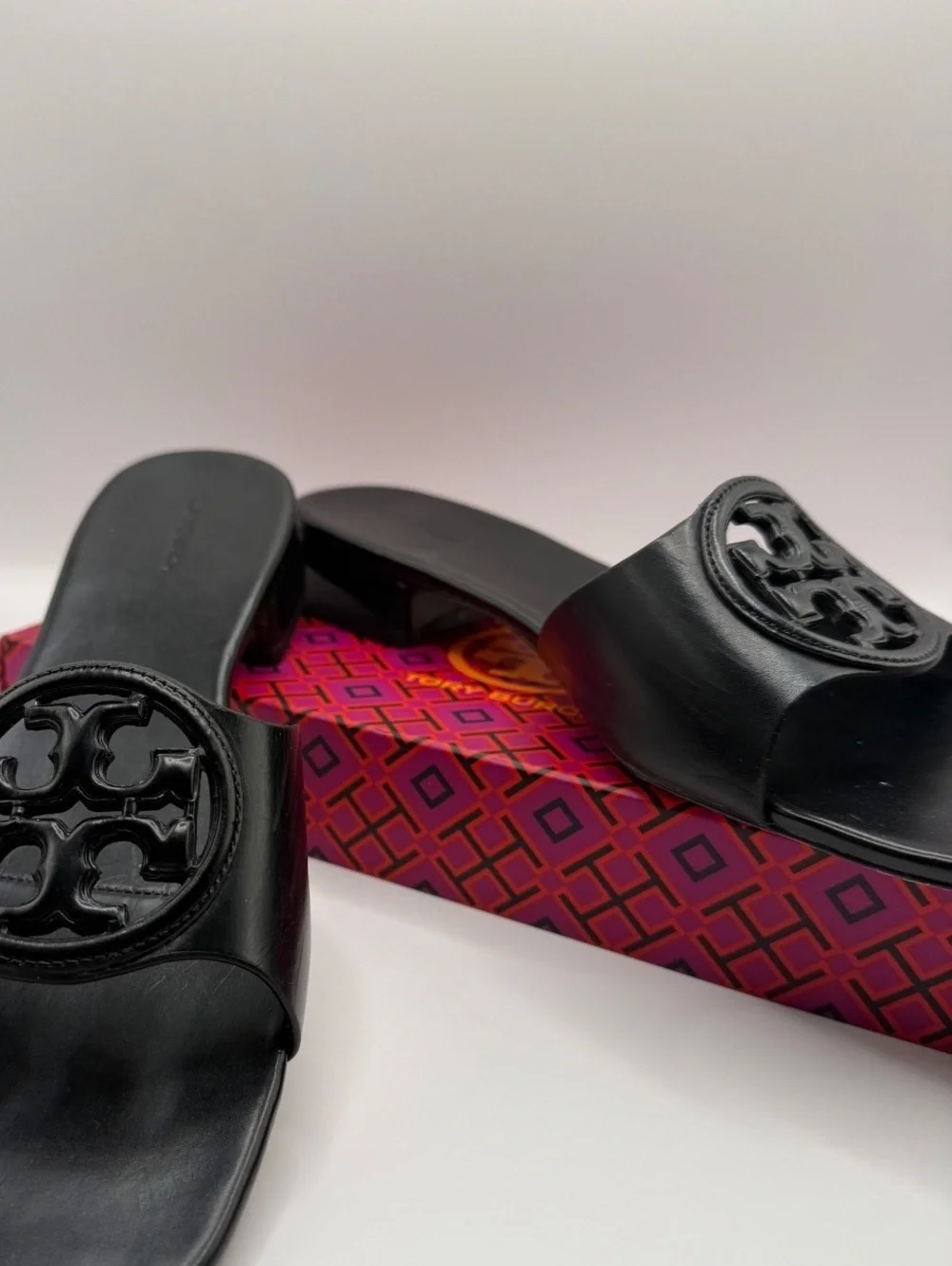 Tory Burch Bombe Miller Slide Calf Leather in Perfect Black — Size 10